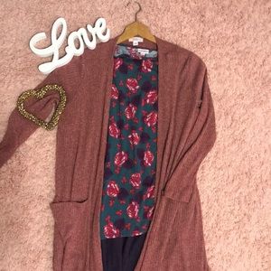 Lularoe outfit.